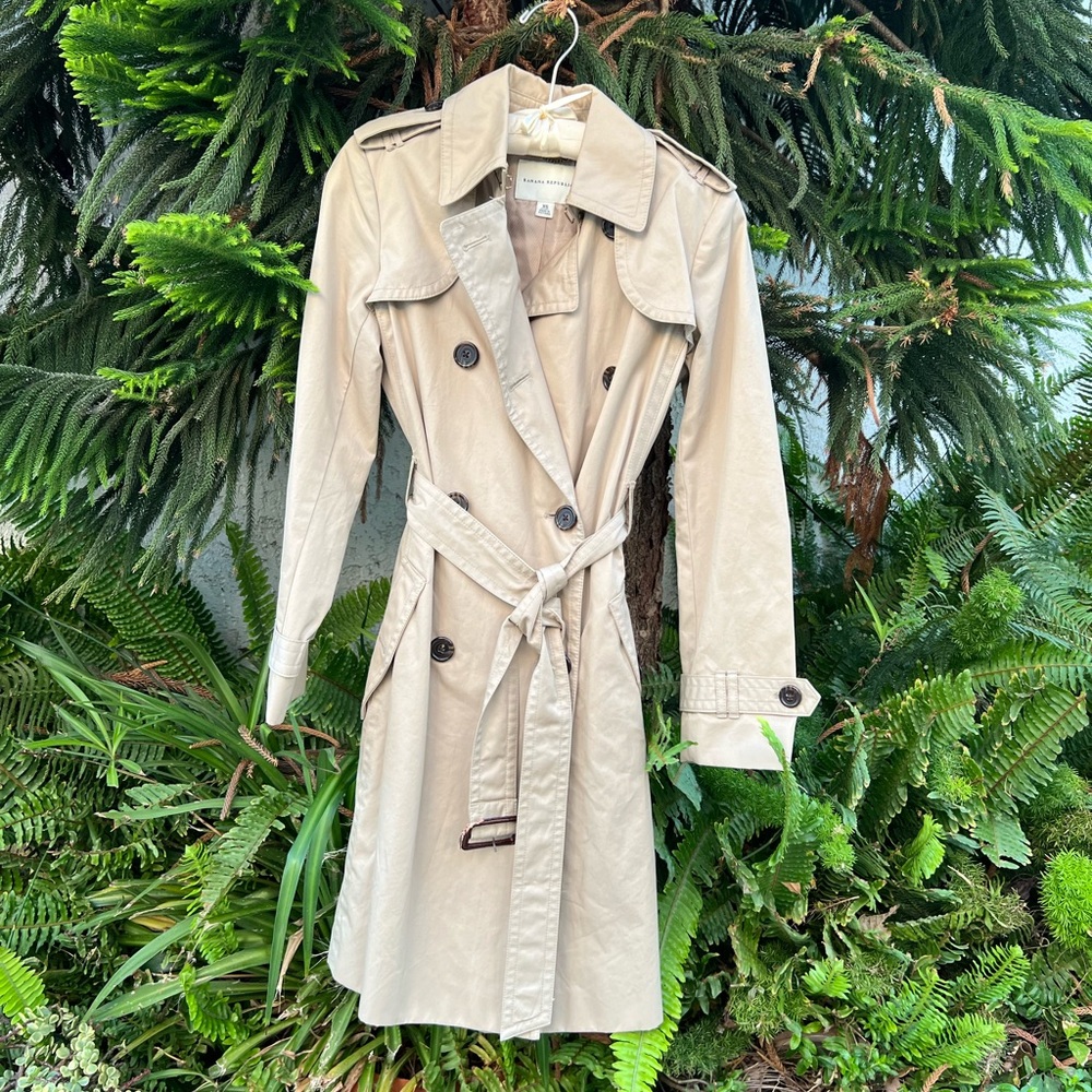 Banana Republic Beige Belter Trench Coat | XS | Removable Belt | Fully Lined